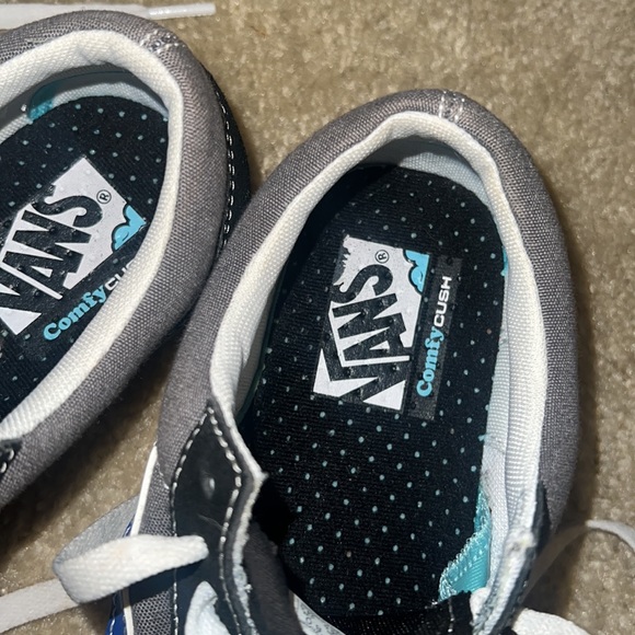 VANS - Picture 3 of 5